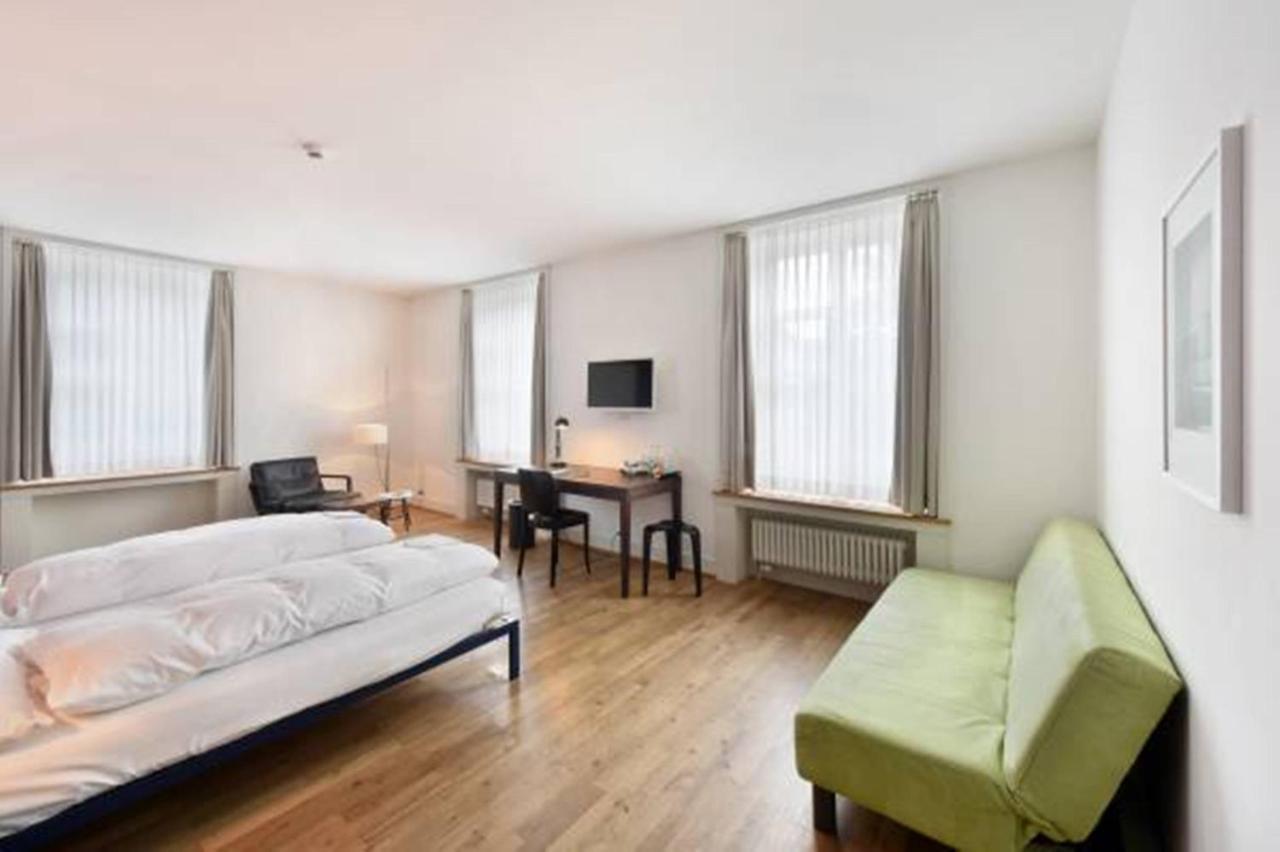 Hotel Im Schlosspark Binningen Extérieur photo