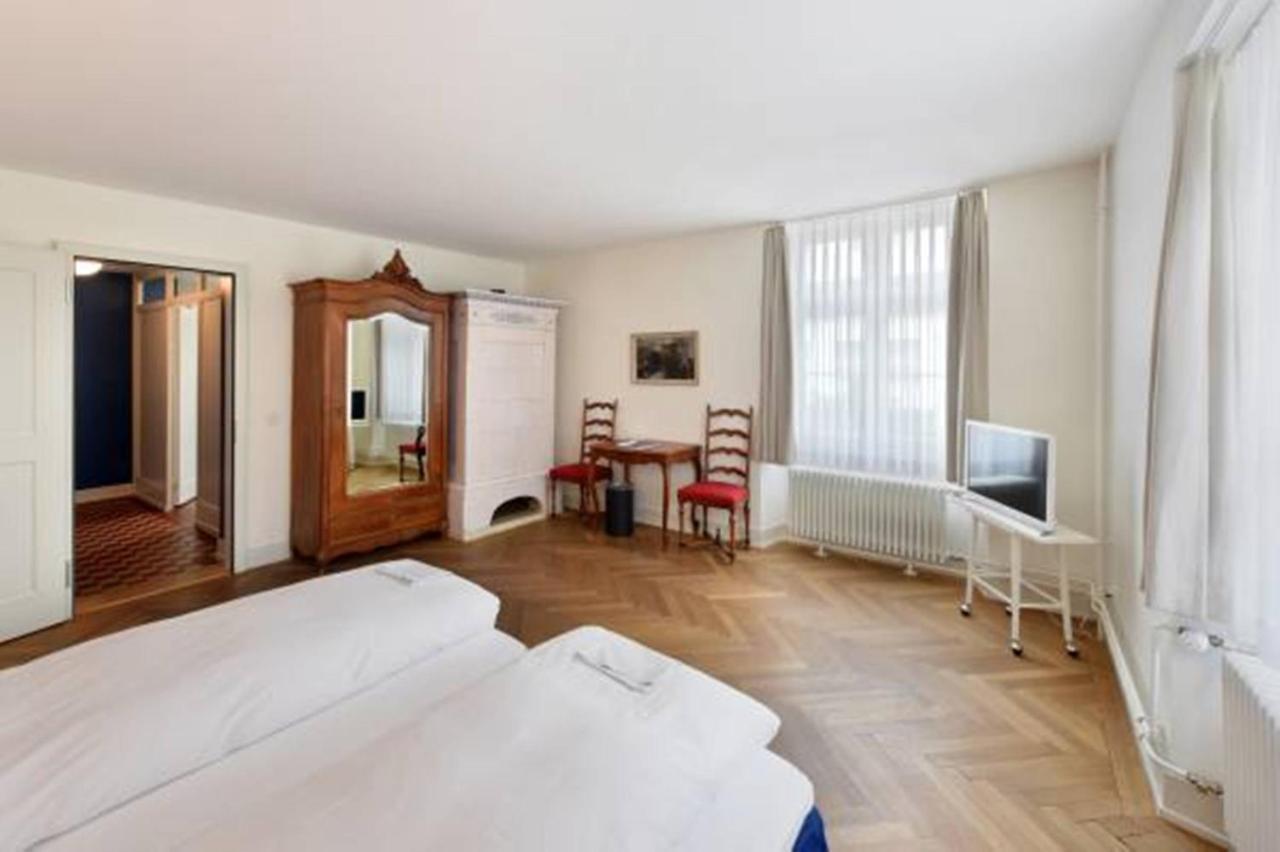 Hotel Im Schlosspark Binningen Chambre photo