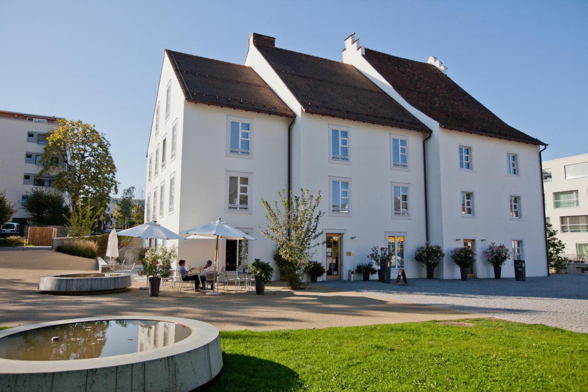 Hotel Im Schlosspark Binningen Extérieur photo