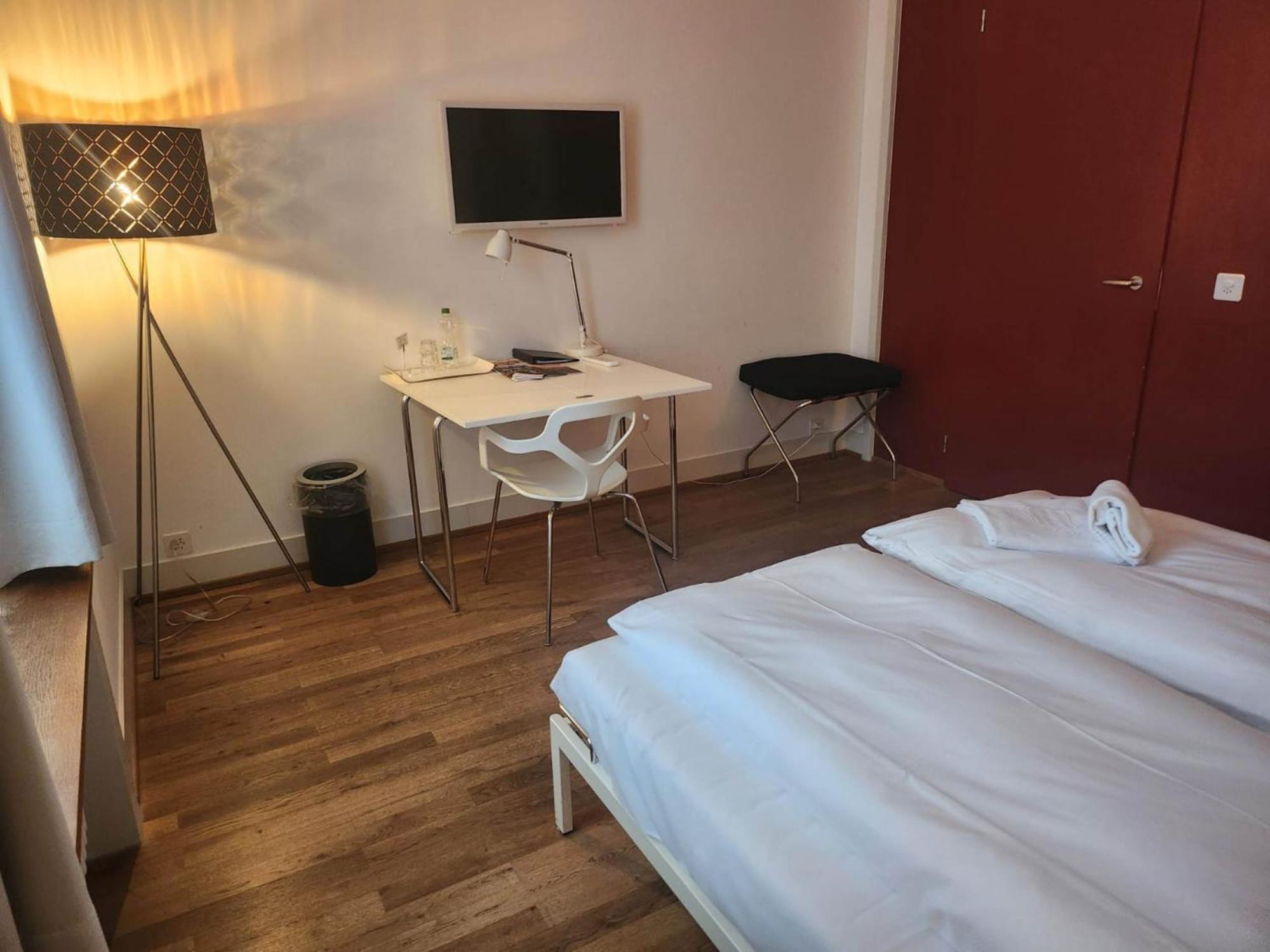 Hotel Im Schlosspark Binningen Extérieur photo